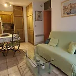Centrally Located Apartment With Swimming Pool