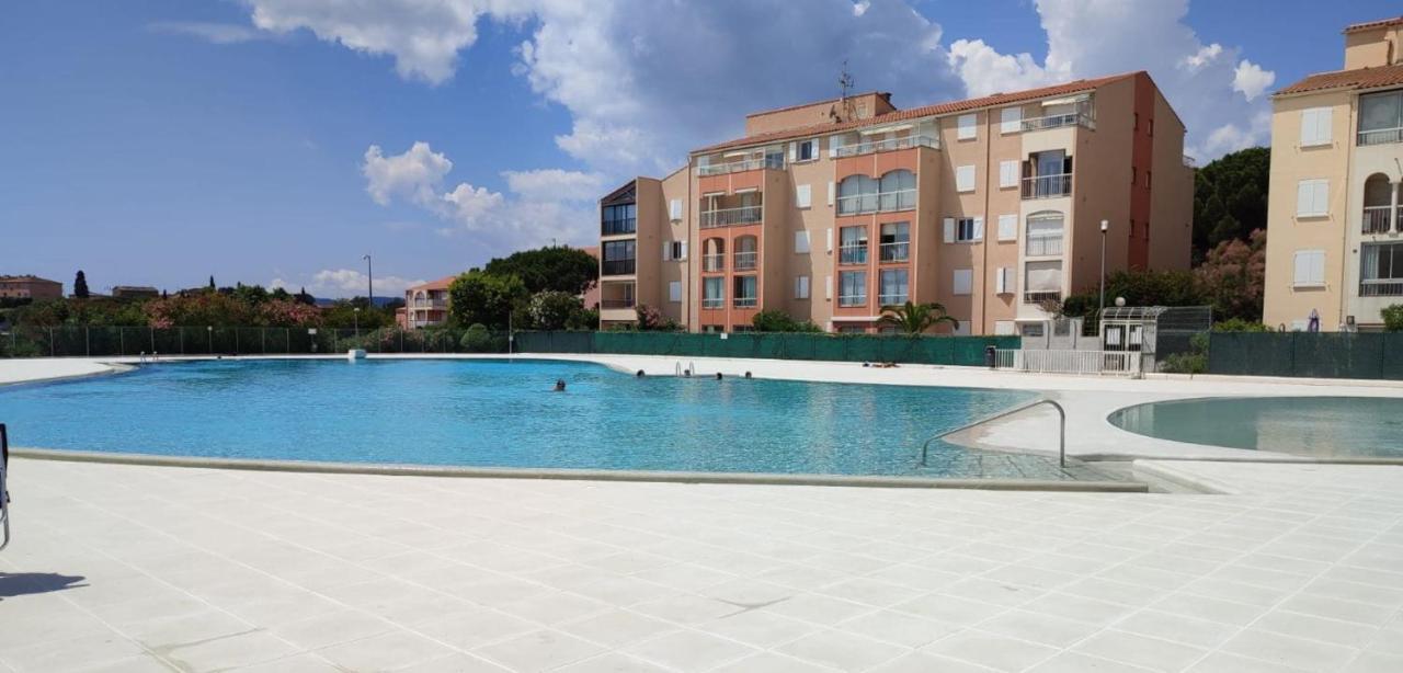Centrally Located With Swimming Pool Fréjus