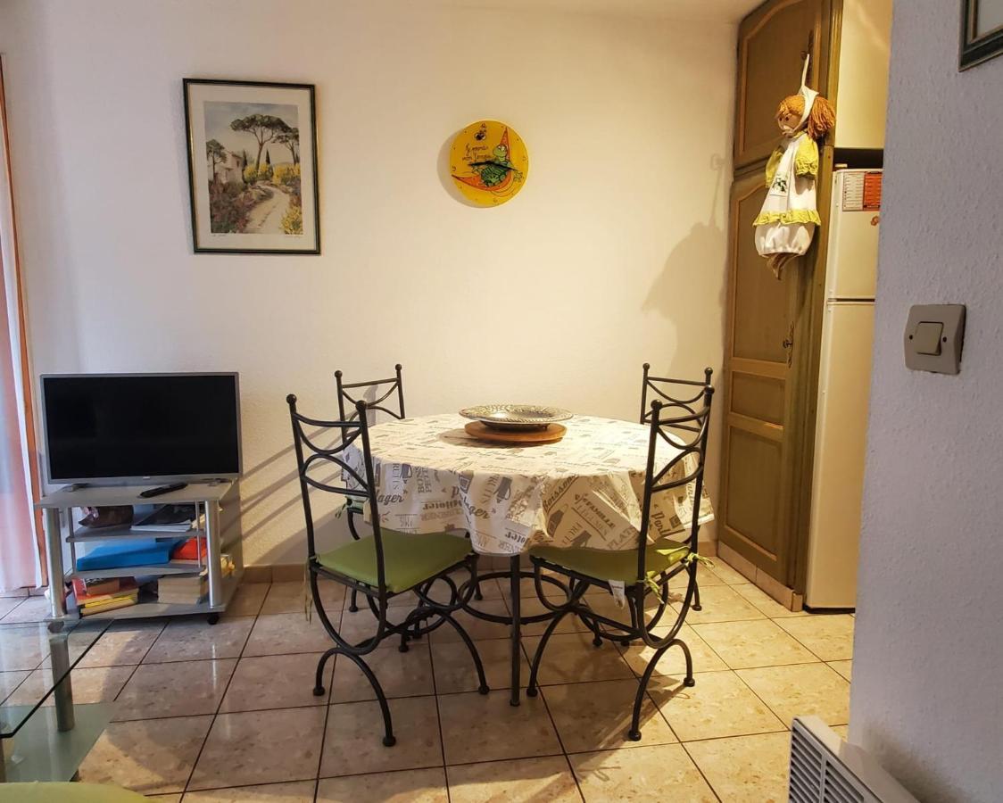 Centrally Located With Swimming Pool Appartement *