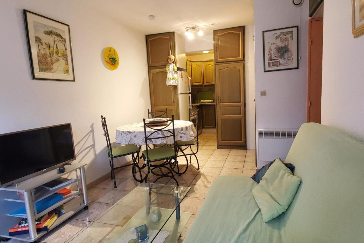 Centrally Located With Swimming Pool Appartement *