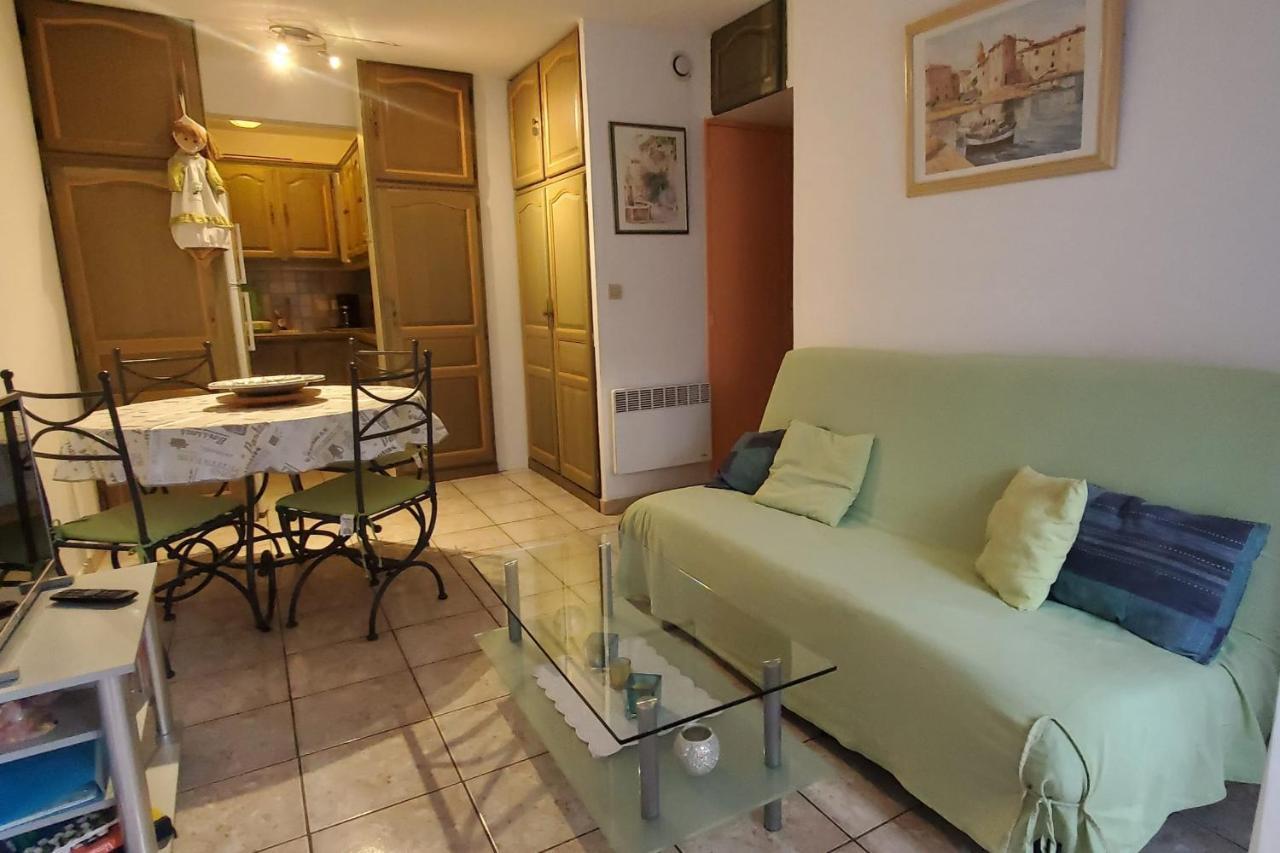 Centrally Located With Swimming Pool Appartement Fréjus